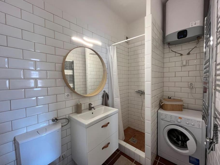 Edna Studio With Balcony Budapest Ngoại thất bức ảnh